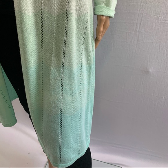 Cardigan sweater like new. Size m - Picture 8 of 9